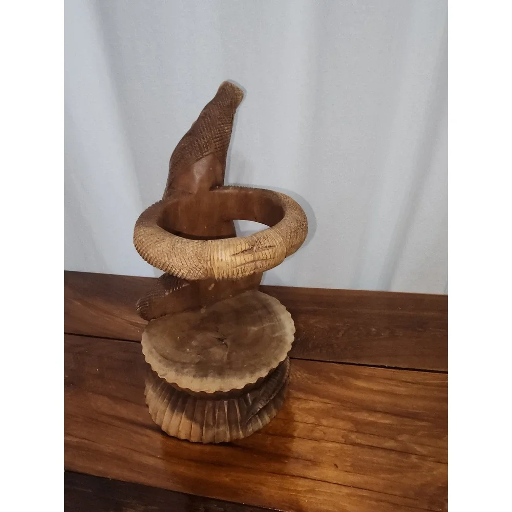 Vintage kitsch‎ Carved Wooden Alligator Bottle Holder Wine